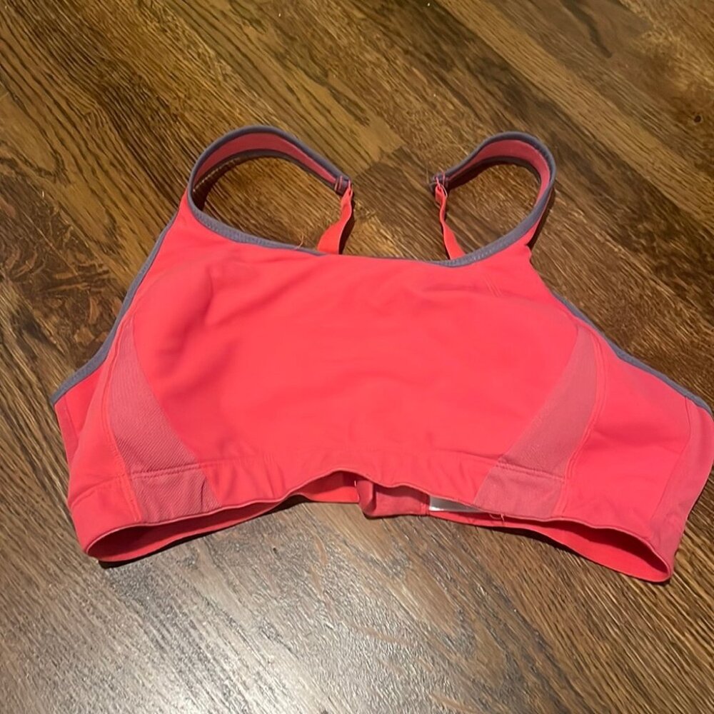 Sports bra